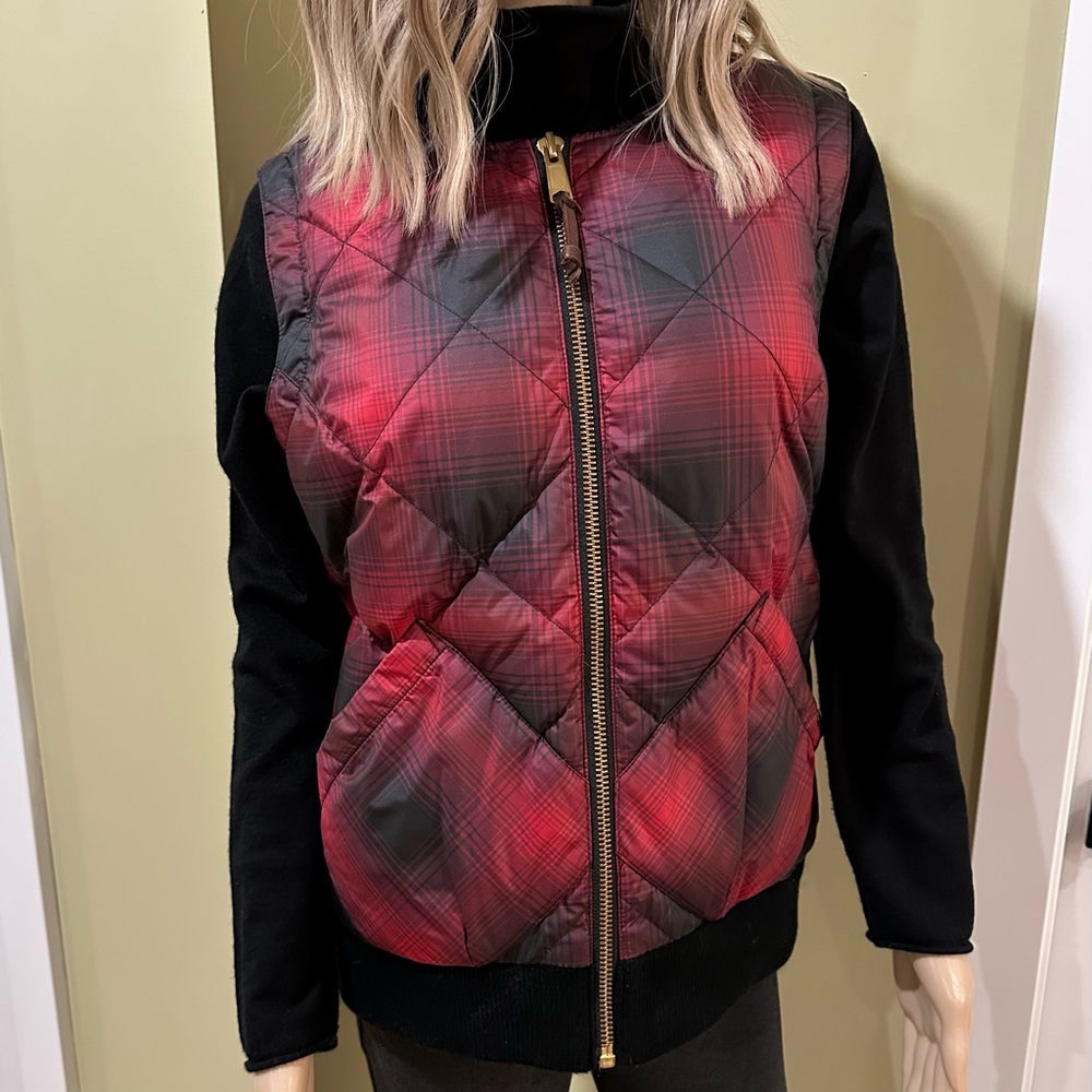 Eddie Bauer Skyliner Red Plaid Quilted Down Vest
